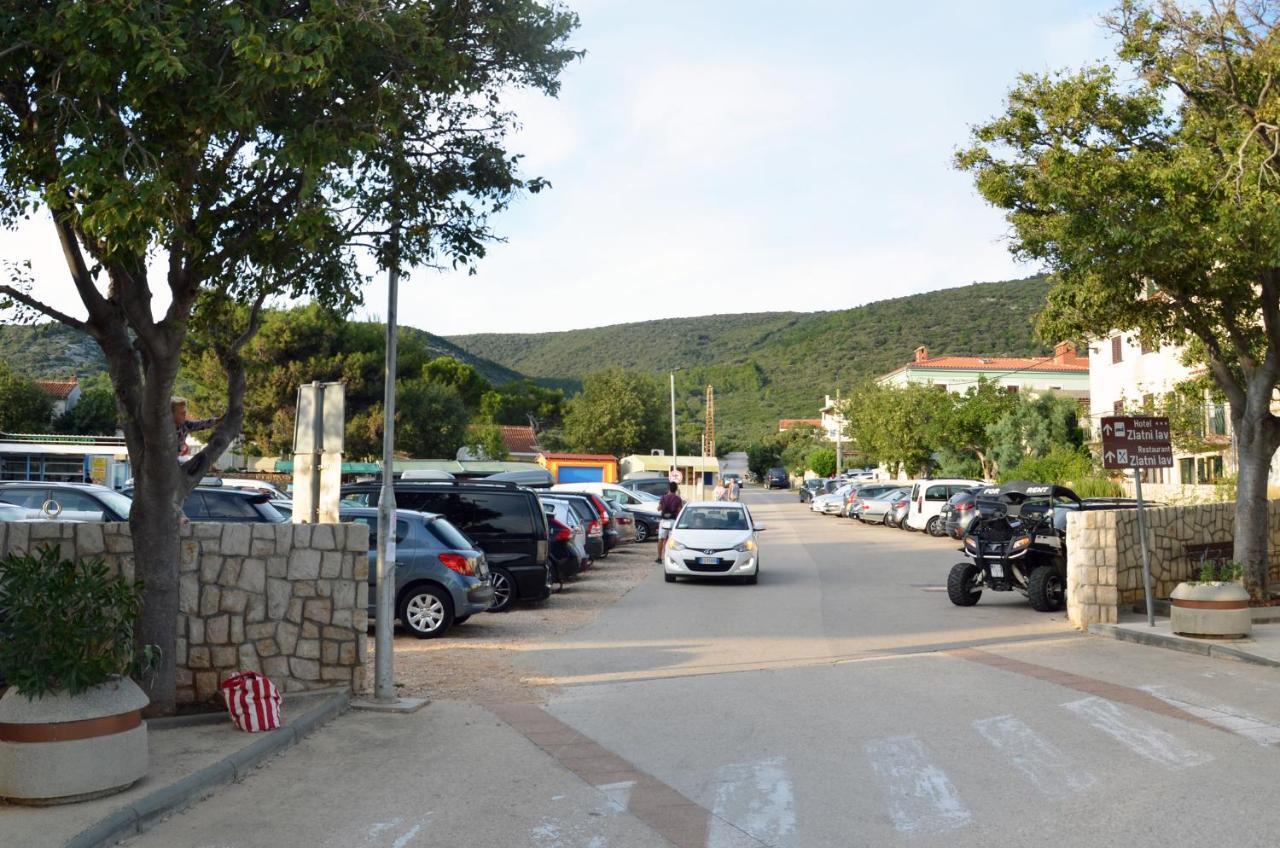 Apartments Martamare Martinšćica Εξωτερικό φωτογραφία